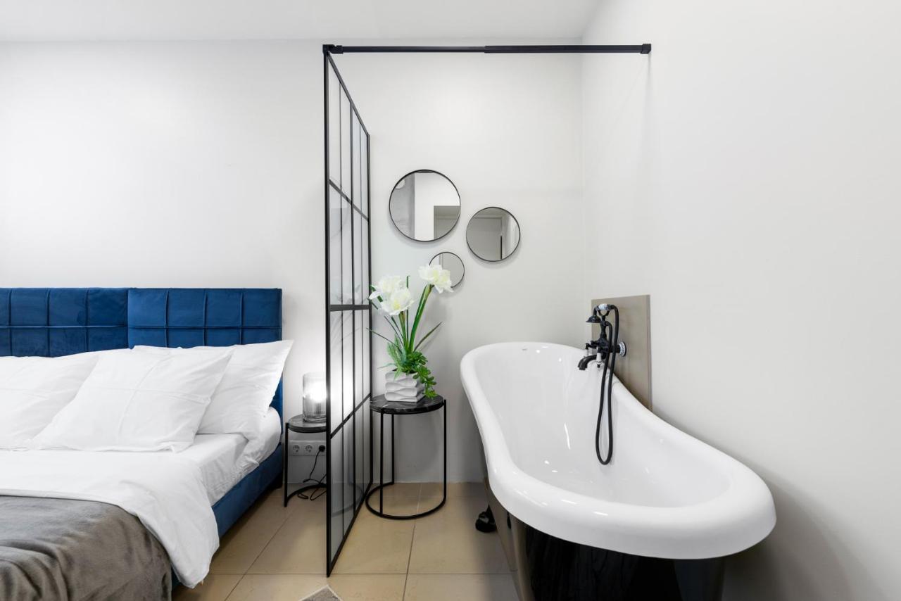 Sirena Apartment - Self Check-In And Free Parking Tallinn Exterior photo
