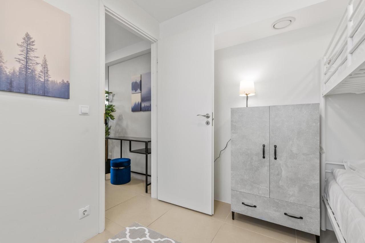 Sirena Apartment - Self Check-In And Free Parking Tallinn Exterior photo