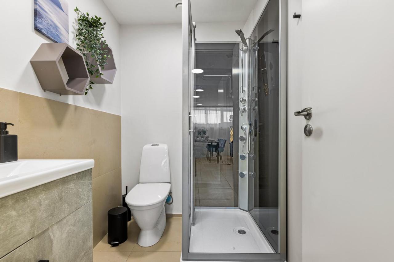 Sirena Apartment - Self Check-In And Free Parking Tallinn Exterior photo